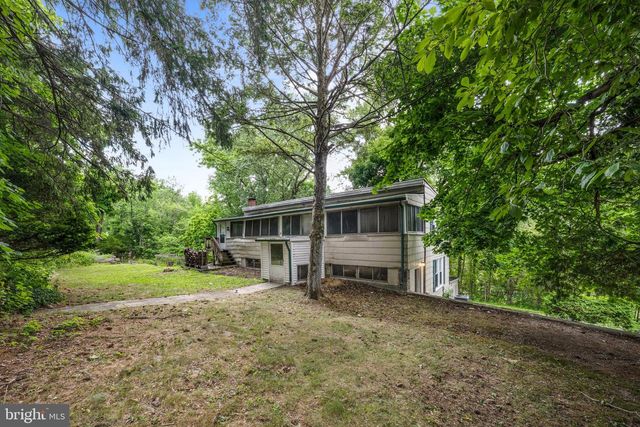 108 POPLAR RD, Fleetwood, PA 19522
