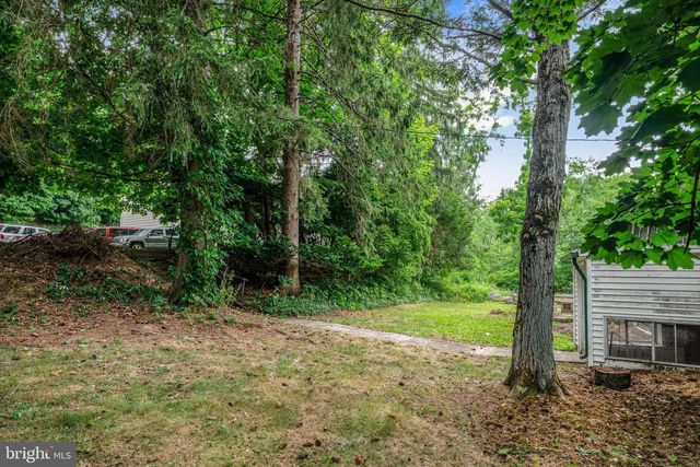 108 POPLAR RD, Fleetwood, PA 19522