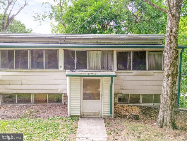 108 POPLAR RD, Fleetwood, PA 19522