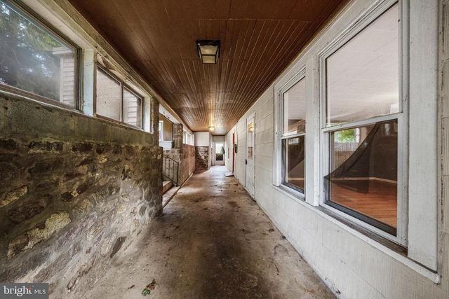 108 POPLAR RD, Fleetwood, PA 19522