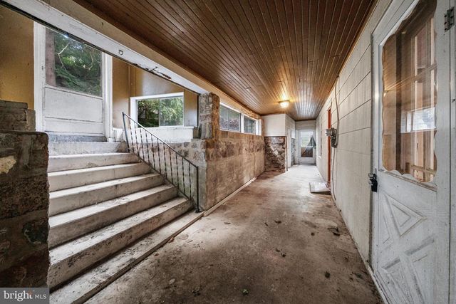 108 POPLAR RD, Fleetwood, PA 19522
