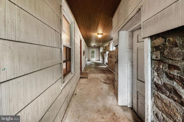 108 POPLAR RD, Fleetwood, PA 19522
