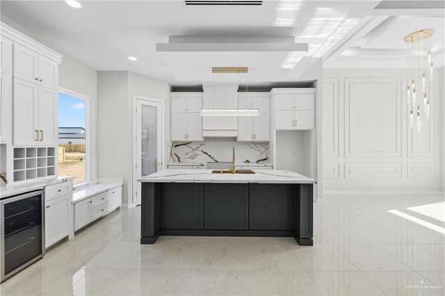 1111 E Acacia Drive, San Juan, TX 78589