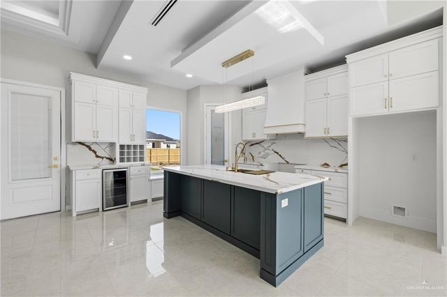 1111 E Acacia Drive, San Juan, TX 78589