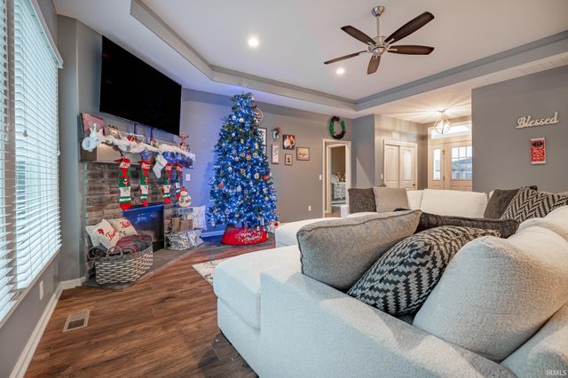 15315 Harrison Lake Cove, Fort Wayne, IN 46814