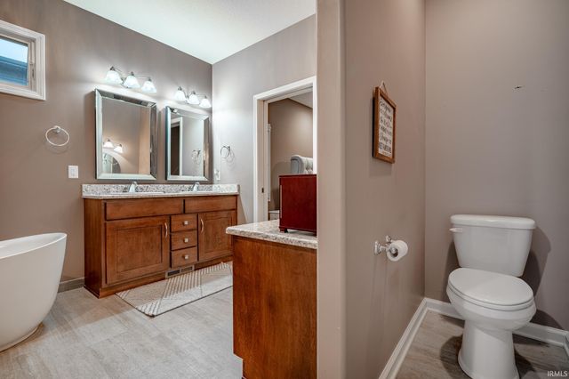 15315 Harrison Lake Cove, Fort Wayne, IN 46814