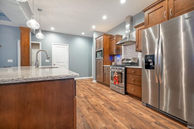 15315 Harrison Lake Cove, Fort Wayne, IN 46814