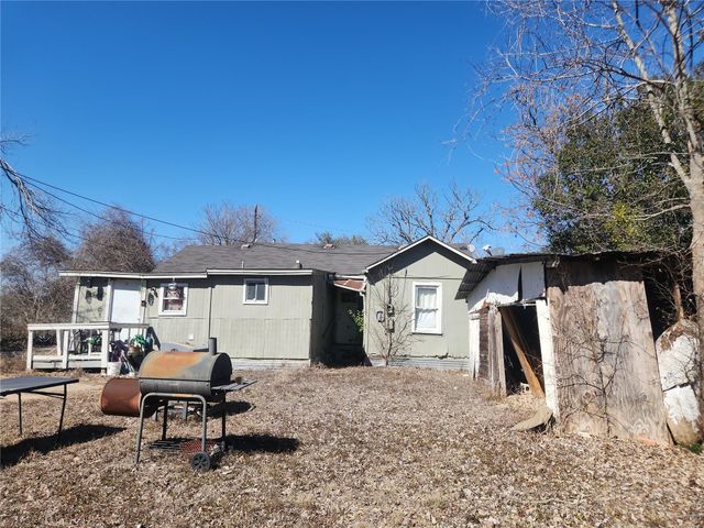 1006 Proctor ST, Lockhart, TX 78644