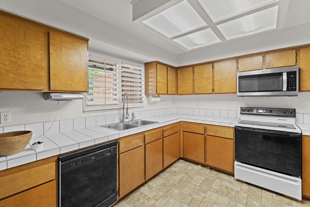 7951 Arcade Lake Ln, Citrus Heights, CA 95610