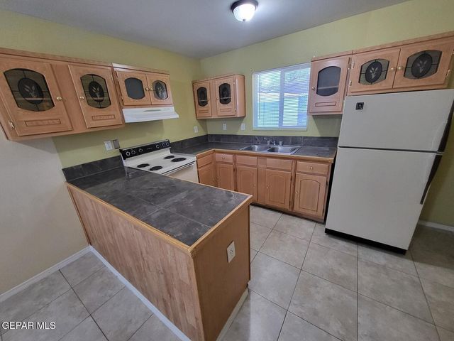 7365 N Loop Drive 1, El Paso, TX 79915