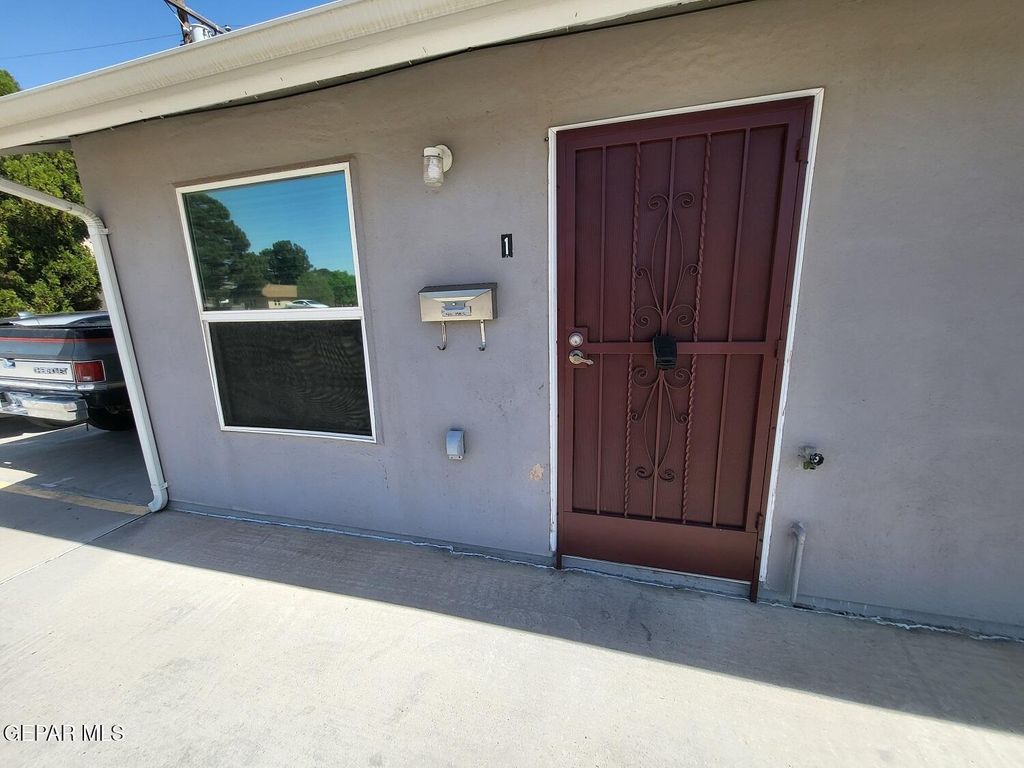 7365 N Loop Drive 1, El Paso, TX 79915