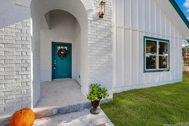 514 contour, Spring Branch, TX 78070