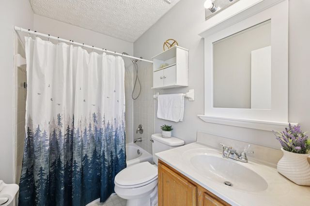 2912 Oak Forest Drive, Grove City, OH 43123