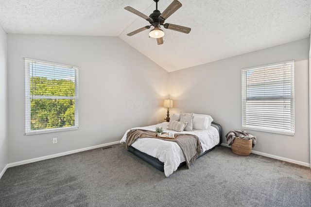 2912 Oak Forest Drive, Grove City, OH 43123