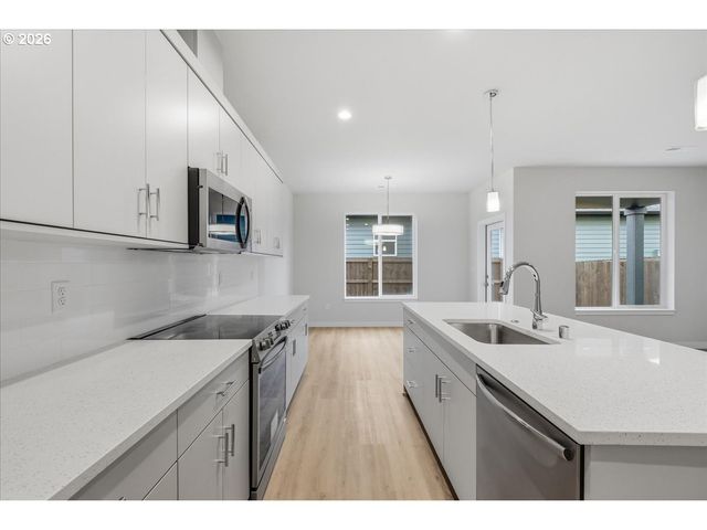 12306 Ne 107TH Way, Vancouver, WA 98682