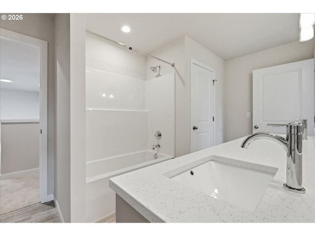 12306 Ne 107TH Way, Vancouver, WA 98682