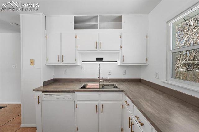 3027-3029 N Institute Street, Colorado Springs, CO 80907