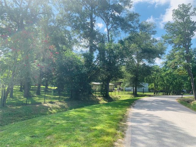 14633 Half Circle, Splendora, TX 77372