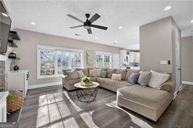 3423 Cascade Ive Drive, Buford, GA 30519