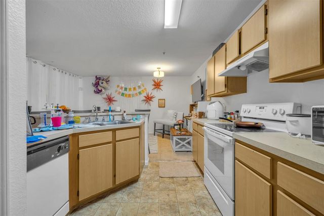 6518 SWISSCO DRIVE 1213, Orlando, FL 32822