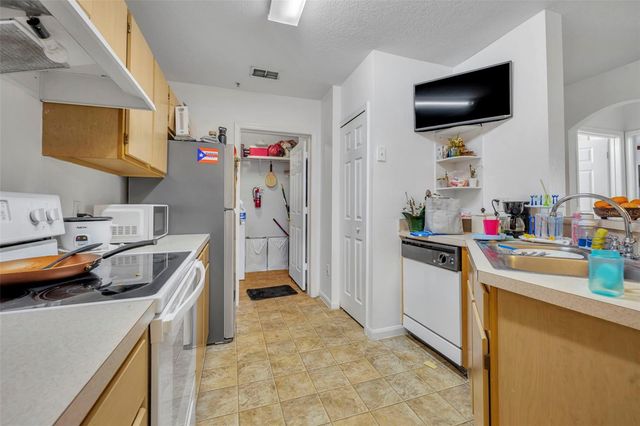 6518 SWISSCO DRIVE 1213, Orlando, FL 32822