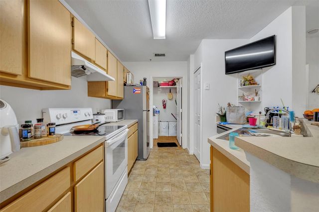 6518 SWISSCO DRIVE 1213, Orlando, FL 32822