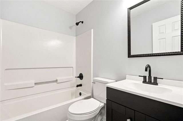 366 N Beach Court, Riverdale, GA 30274