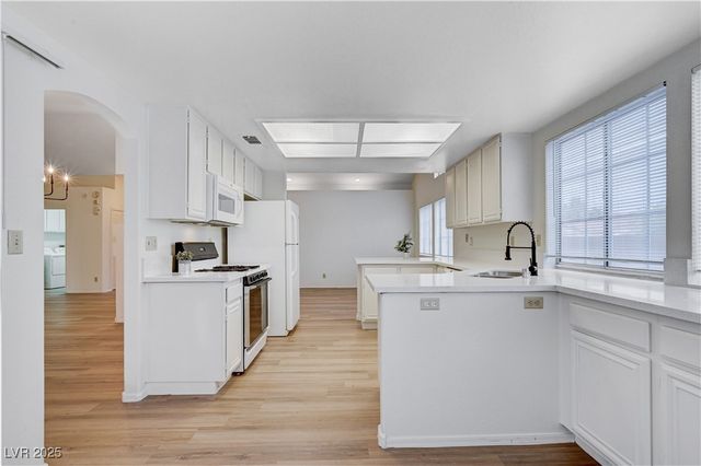 4724 Victoria Beach Way, Las Vegas, NV 89130