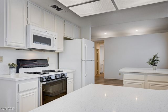 4724 Victoria Beach Way, Las Vegas, NV 89130