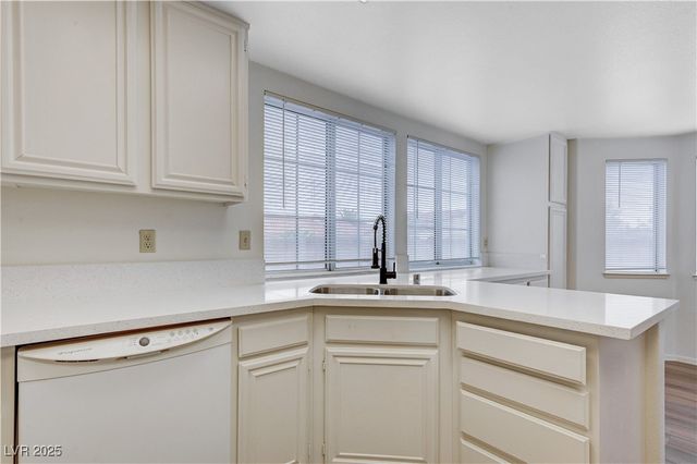 4724 Victoria Beach Way, Las Vegas, NV 89130