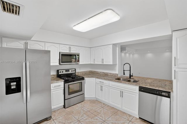 347 Ives Dairy Rd E347-04, Miami, FL 33179