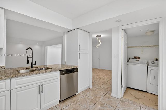 347 Ives Dairy Rd E347-04, Miami, FL 33179