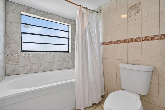 347 Ives Dairy Rd E347-04, Miami, FL 33179