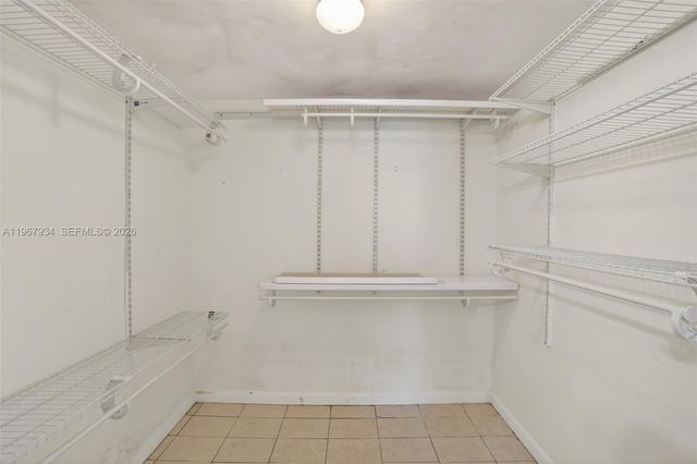 347 Ives Dairy Rd E347-04, Miami, FL 33179