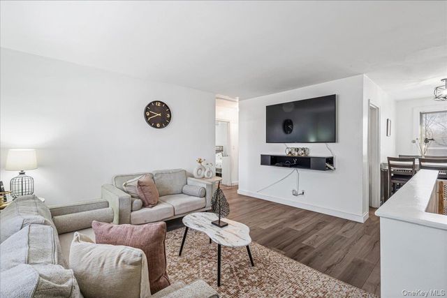 67-49 Bell Boulevard 2, Bayside, NY 11364