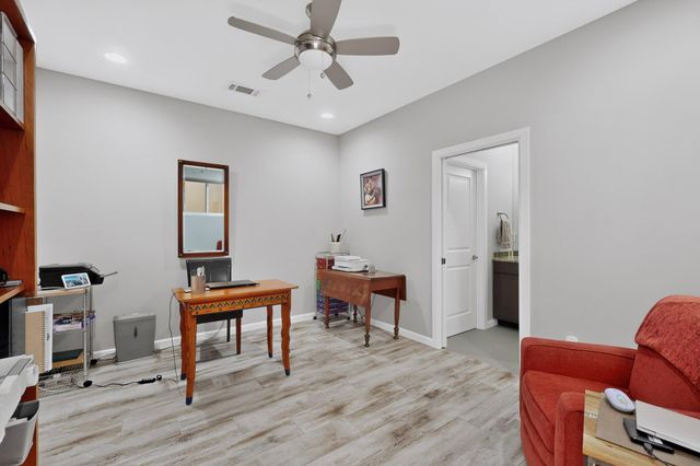 52 Wind Road NW, Albuquerque, NM 87120