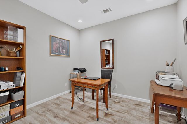 52 Wind Road NW, Albuquerque, NM 87120