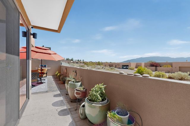 52 Wind Road NW, Albuquerque, NM 87120