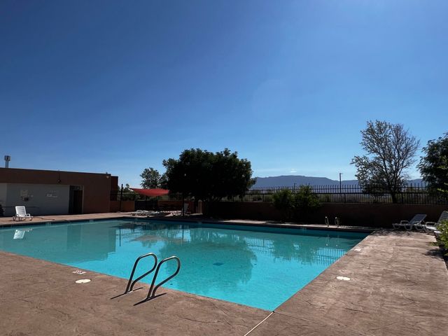 52 Wind Road NW, Albuquerque, NM 87120