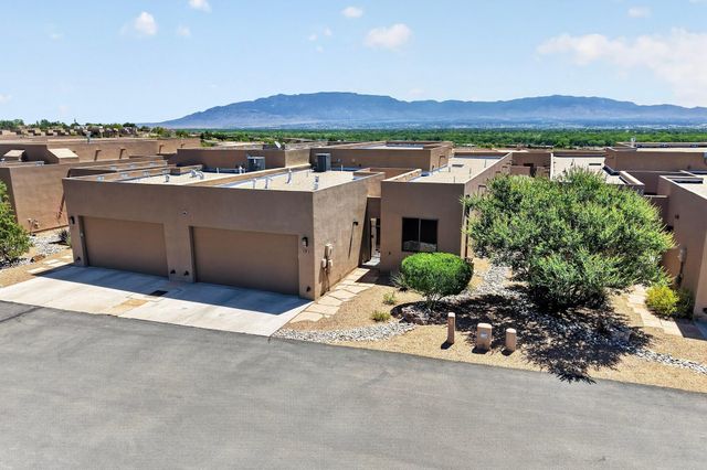 52 Wind Road NW, Albuquerque, NM 87120