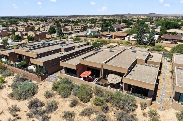52 Wind Road NW, Albuquerque, NM 87120