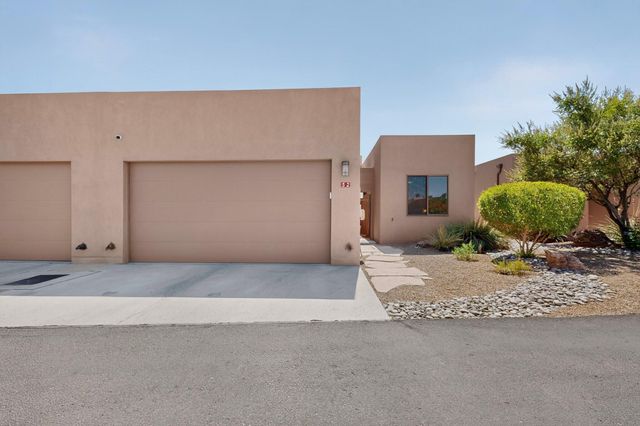 52 Wind Road NW, Albuquerque, NM 87120