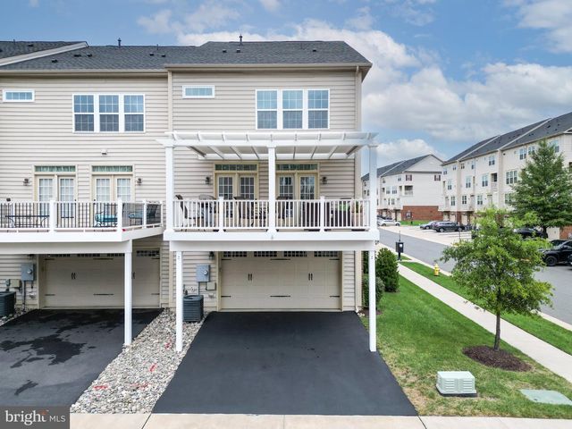 7868 CULLODEN CREST LN, Gainesville, VA 20155