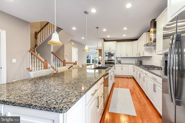 7868 CULLODEN CREST LN, Gainesville, VA 20155