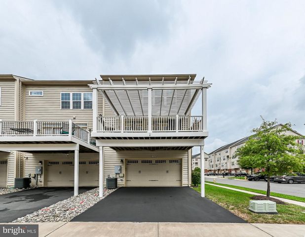 7868 CULLODEN CREST LN, Gainesville, VA 20155