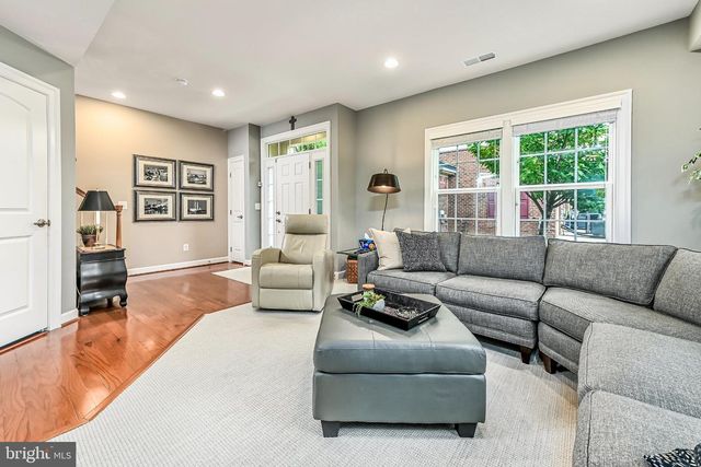 7868 CULLODEN CREST LN, Gainesville, VA 20155