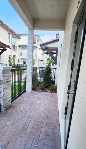 4583 NW 83rd Pl, Doral, FL 33166