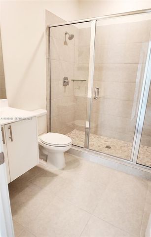 4583 NW 83rd Pl, Doral, FL 33166