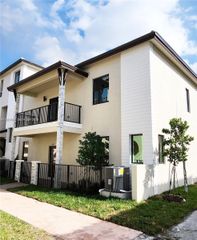 4583 NW 83rd Pl, Doral, FL 33166