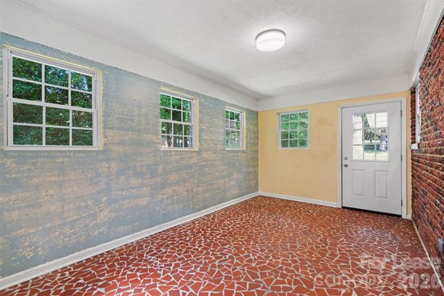 7017 Linda Lake Drive, Charlotte, NC 28215
